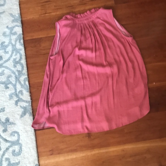 Sleeveless blouse - Picture 2 of 6